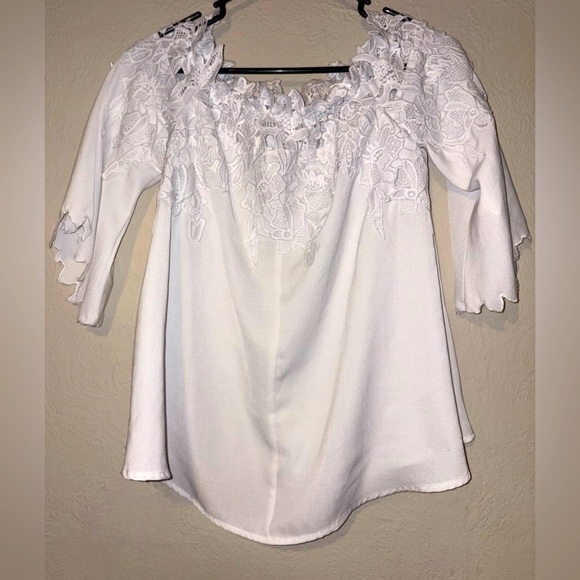 Umgee Tops - Umgee White Lace Wide Neck Spring Top - Medium